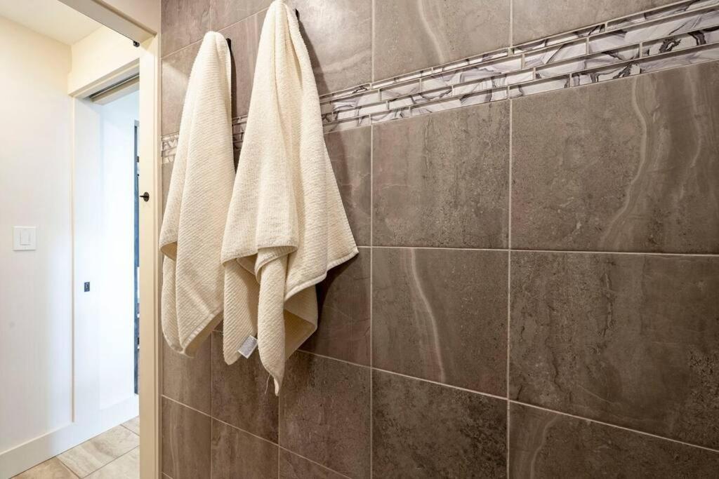 Hale Ono Loa 403- Top Floor, Ocean View, & Complete Modern Remodel Apartment Kahana Ngoại thất bức ảnh